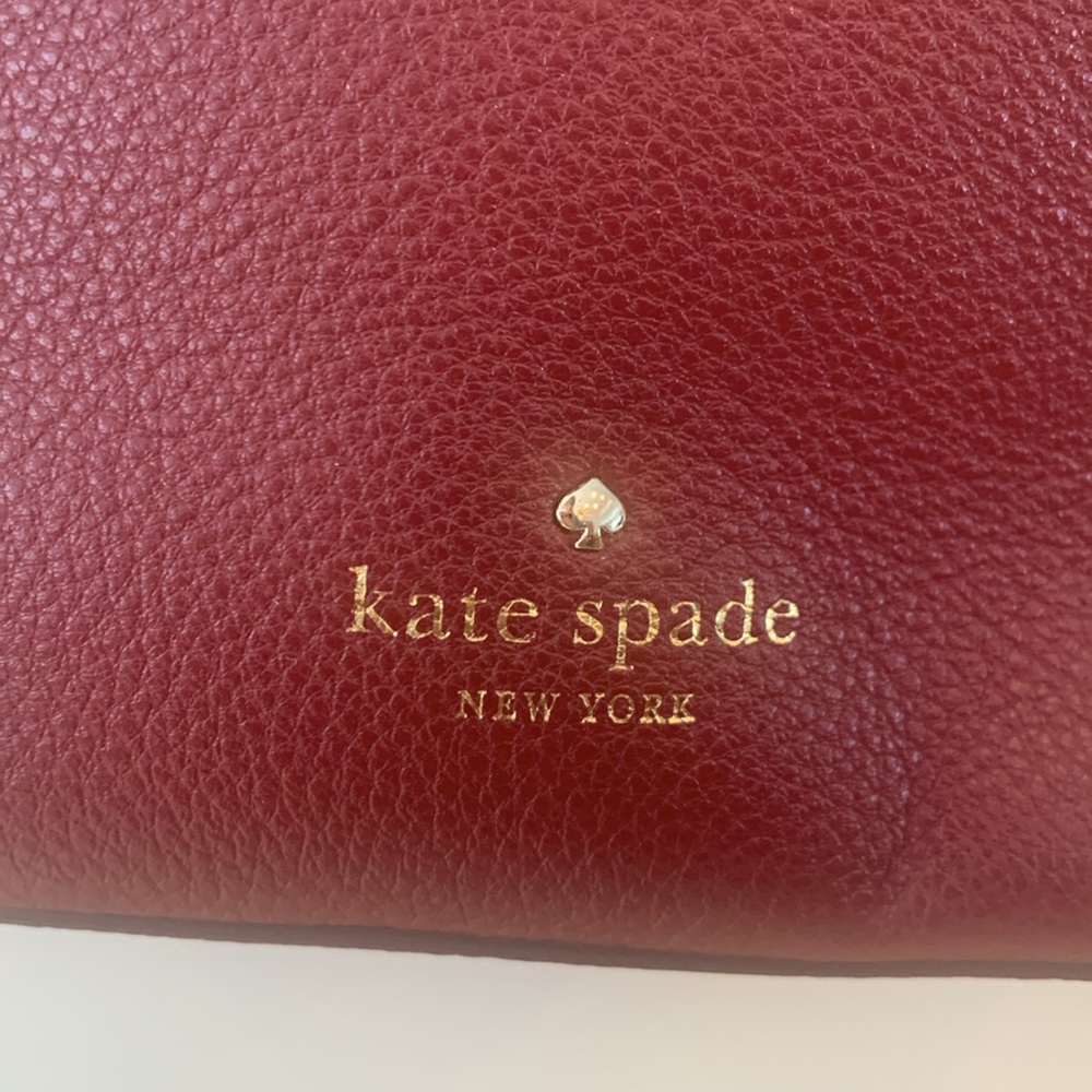 NWOT Kate Spade burgundy genuine leather bucket/crossbody bag - Picture 4 of 10